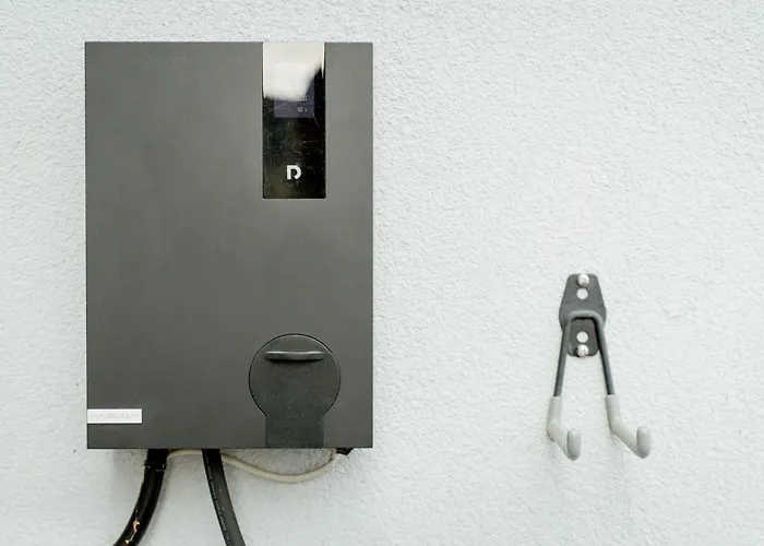 Lamede Self Check-in Hotel